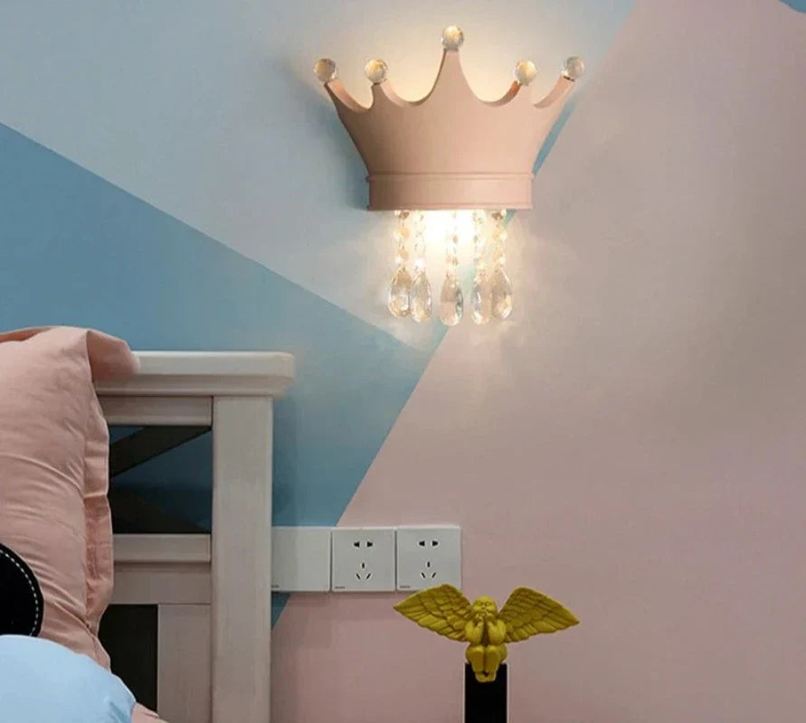 RoyalGlow - Kroon Wandlamp met Kristallen – Elegante LED Lamp