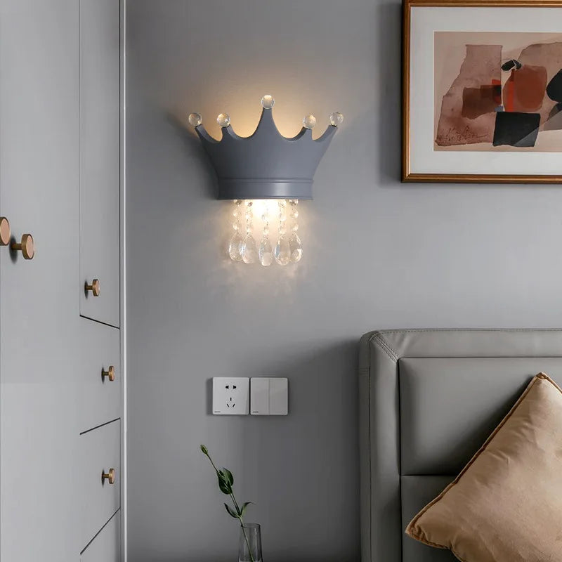 RoyalGlow - Kroon Wandlamp met Kristallen – Elegante LED Lamp