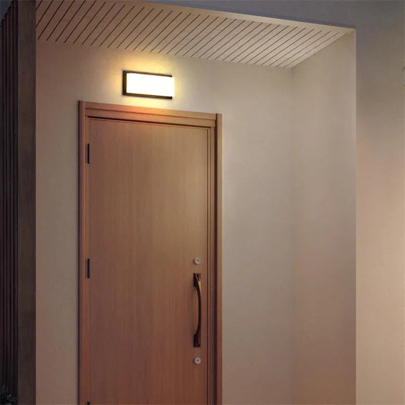 LuminAura - Iluminação Exterior LED Moderna