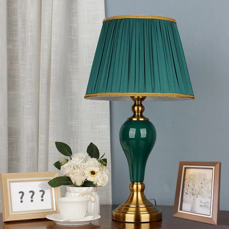 LumiCeram - Candeeiro de Mesa Cerâmico Moderno | Iluminação Elegante para Sala de Estar e Quarto