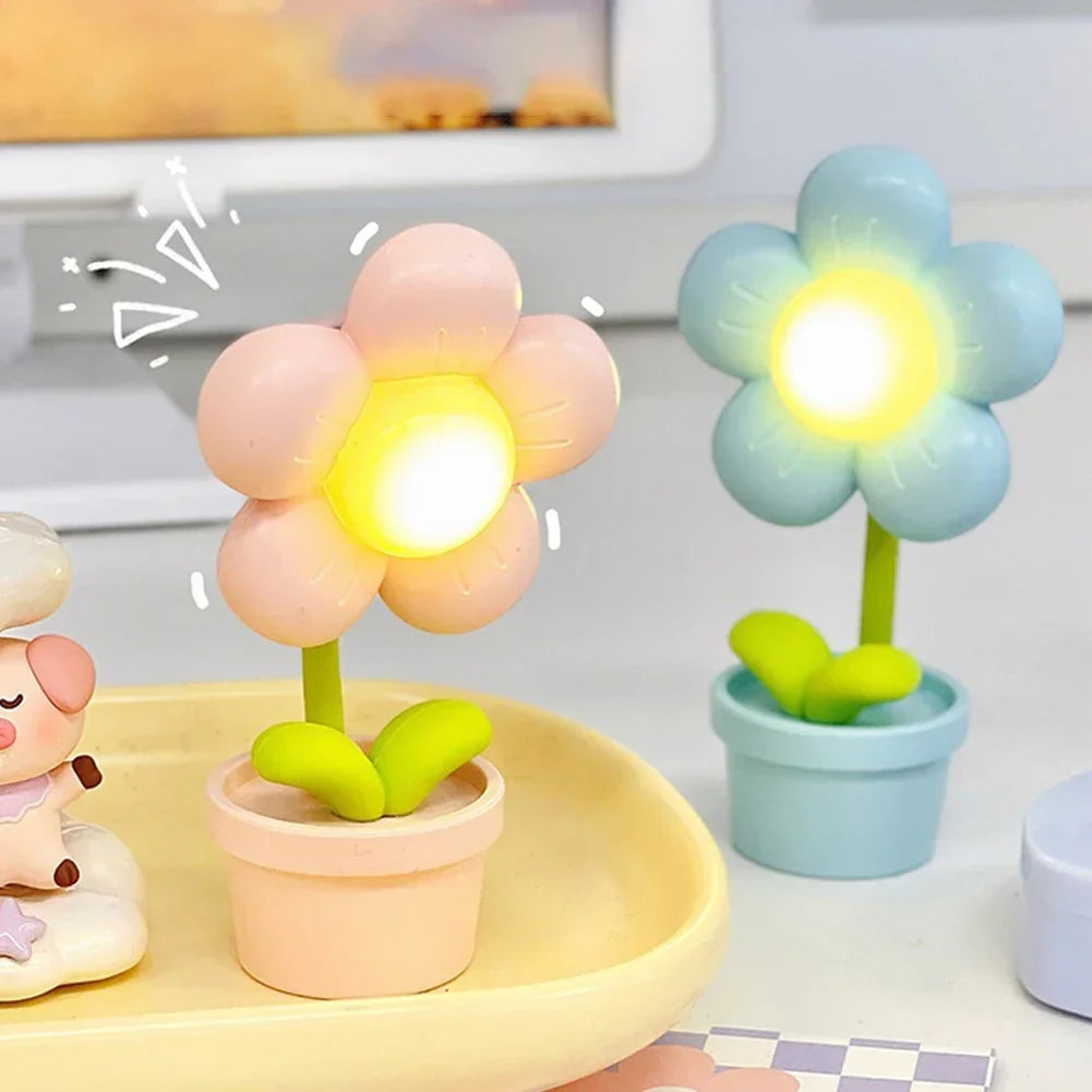 BloomLite - Piccola lampada da tavolo a forma di fiore