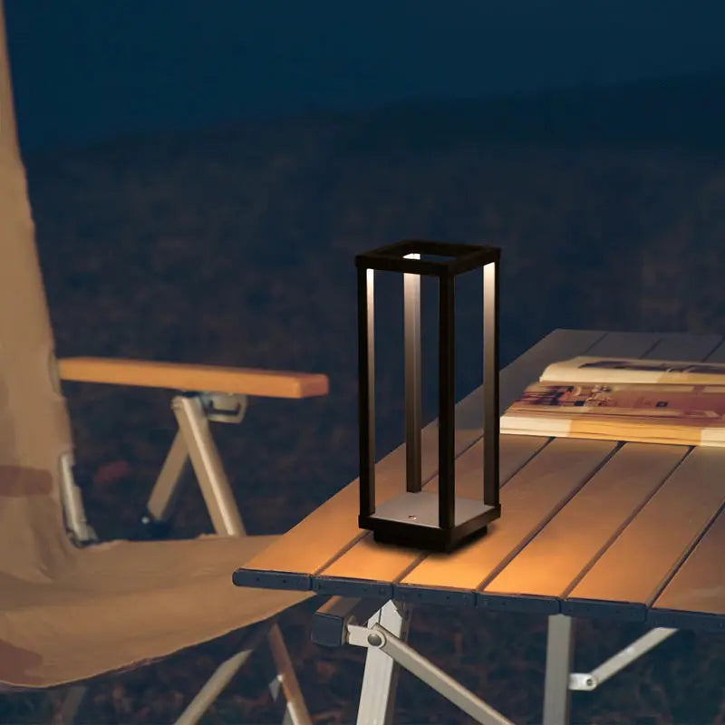 LumaGlow - Lampada da Tavolo LED Ricaricabile, Dimmerabile e a Risparmio Energetico per Interni ed Esterni