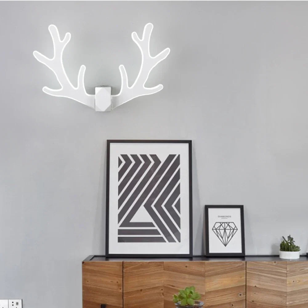 CheerGlow – Colorful Antler LED Wall Lamp for Children's Room