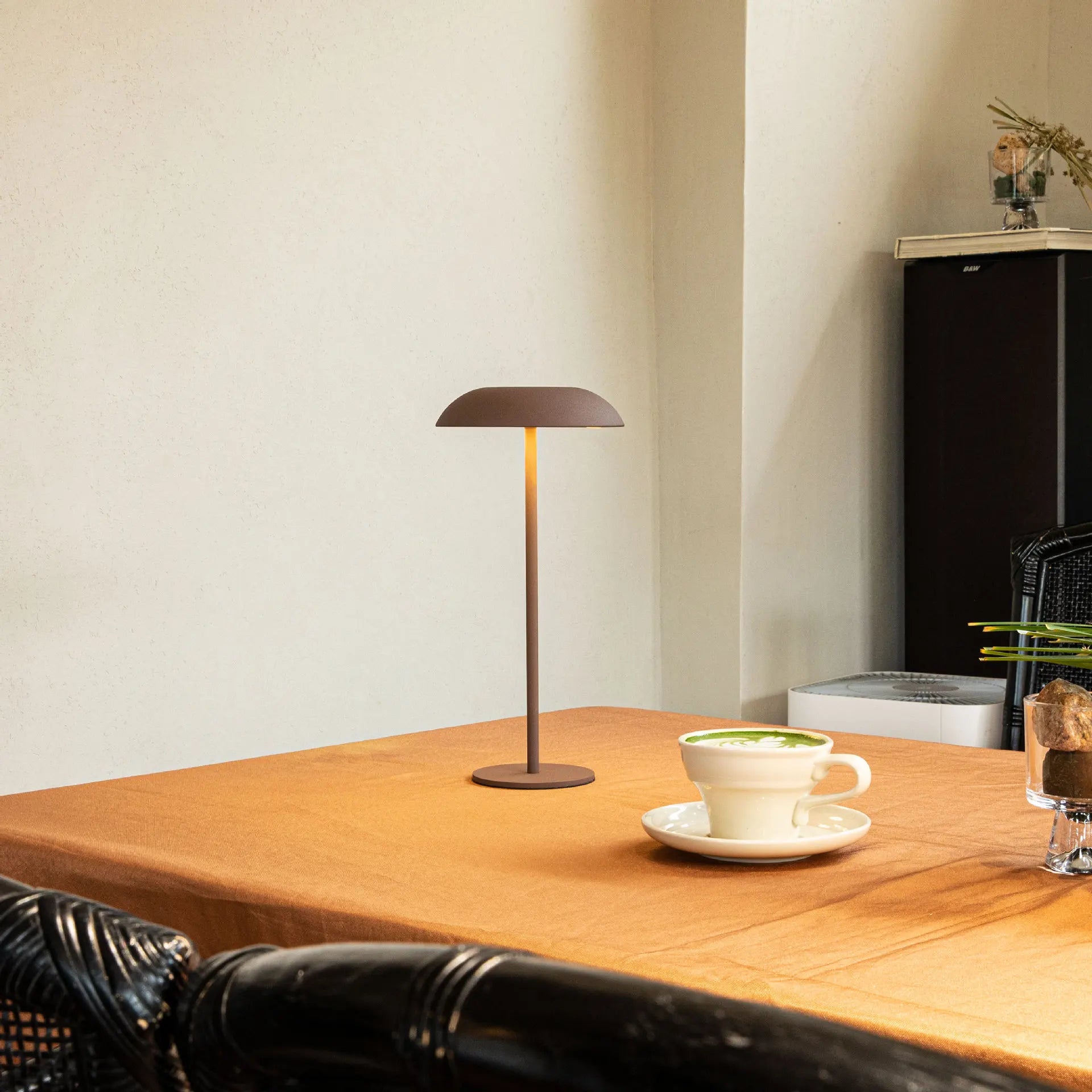 LumiTouch - Wireless LED Table Lamp with Touch & Dim Function, Modern Lighting