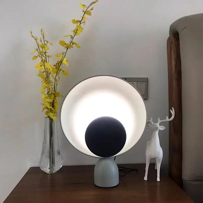 LumiStyle - Lámpara de mesa LED moderna con diseño minimalista | Iluminación elegante