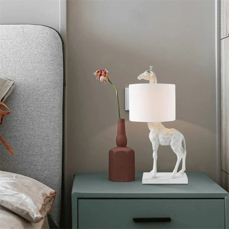 SafariGlow - Giraffe Table Lamp in Safari Style for Living Room & Bedroom