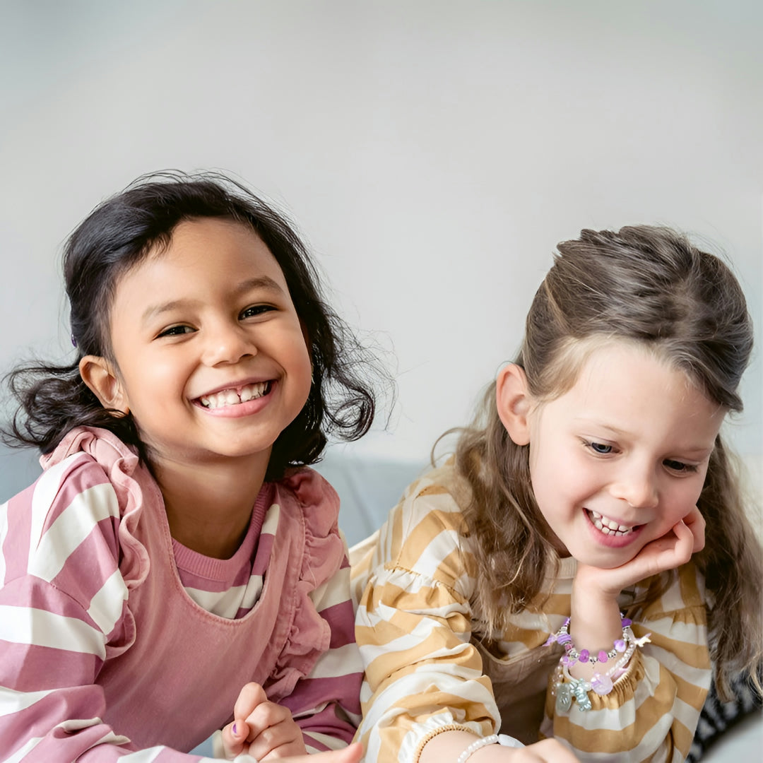Set creativo per bambini per realizzare braccialetti - Regalo per la Festa della Mamma