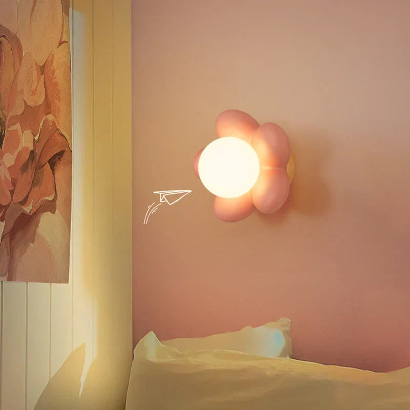 BloomLight - Lampada da parete con design a fiore e LED per cameretta e soggiorno