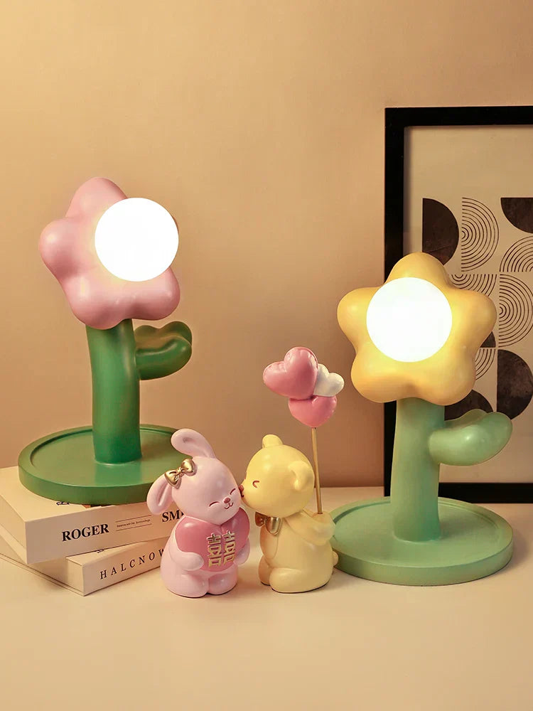 BloomShine - Lámpara de mesa LED en forma de flor para habitación infantil – Lámpara nocturna decorativa con diseño floral, iluminación regulable