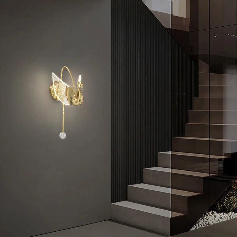 SwanGlow - Candeeiro de Parede Cisne Dourado Iluminação LED Moderna