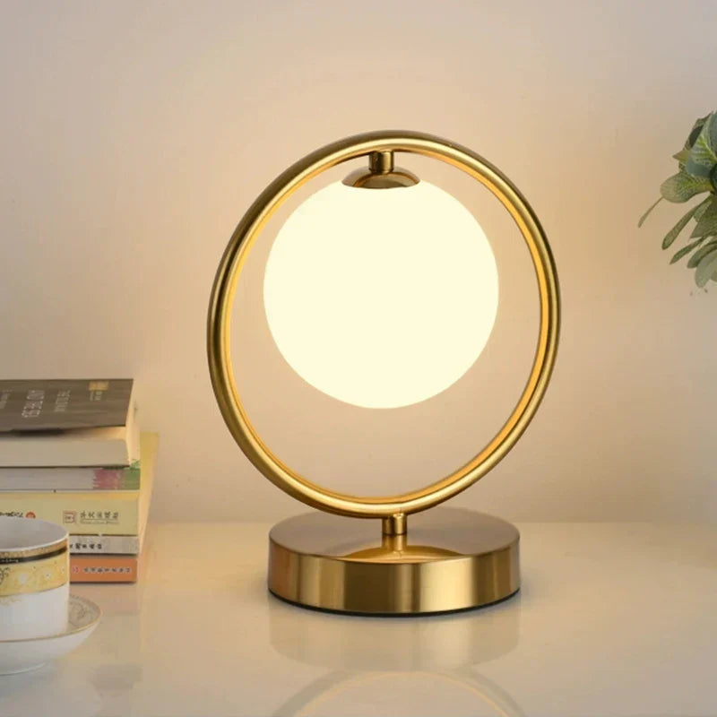 LumeSphere – Lampada da Tavolo LED Dimmerabile con Sfera di Vetro per Soggiorno e Camera da Letto