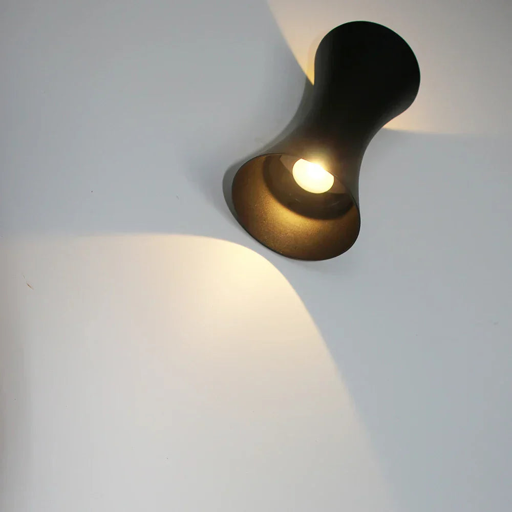 LumiWall - Waterproof LED Wall Lamp in Aluminum – Modern Outdoor Lighting