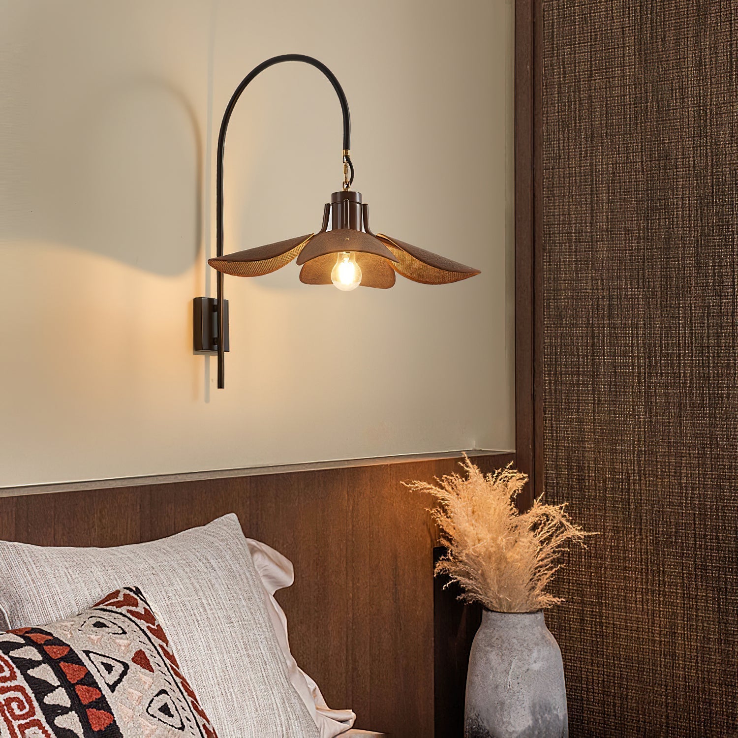 FloraLume – Flower-Shaped Wall Lamp for Elegant Lighting