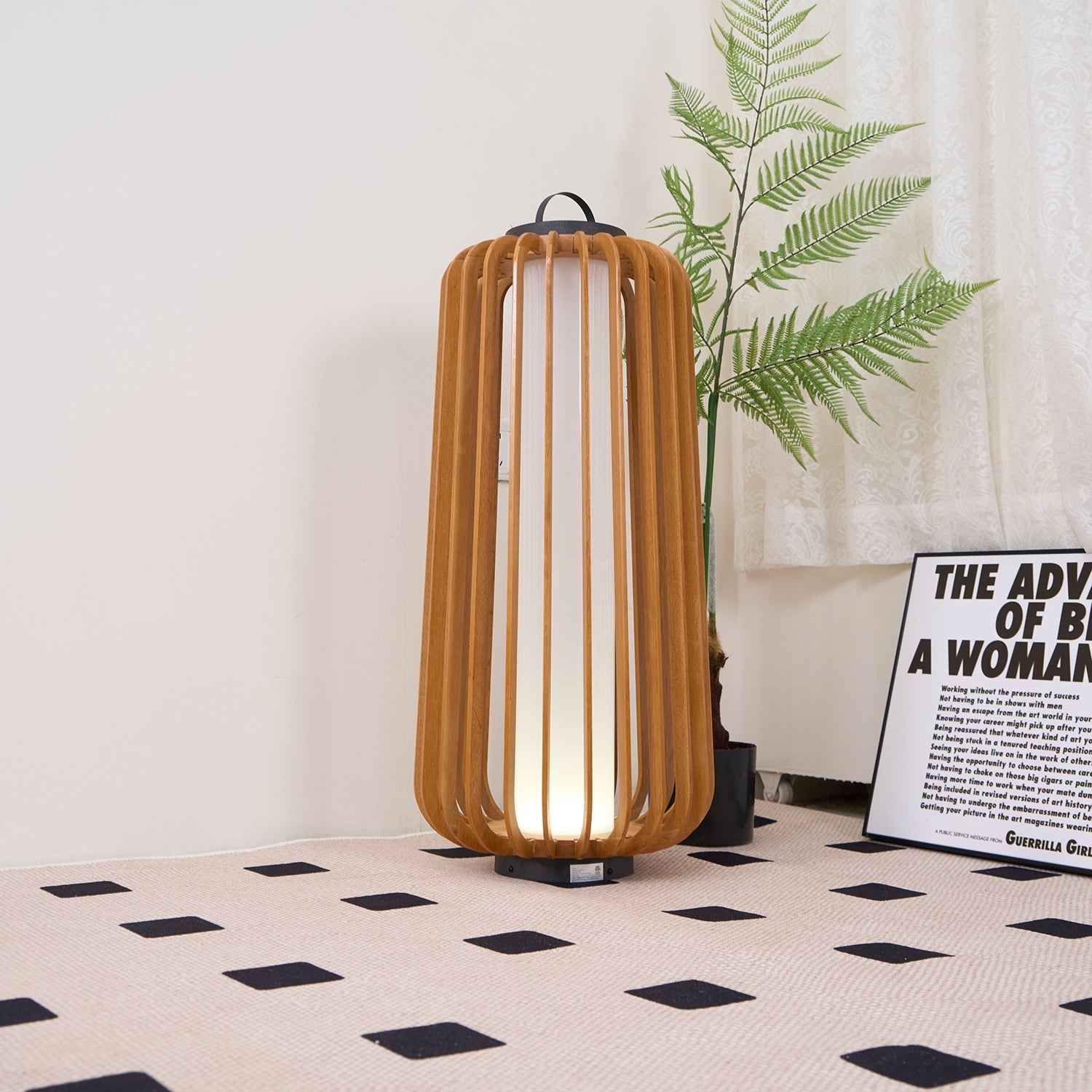 LumiLuxe - Rechargeable Outdoor Table Lamp