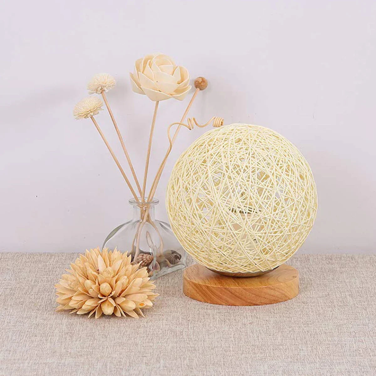 RattanGlow - Dimmable Rattan Table Lamp with Natural Design