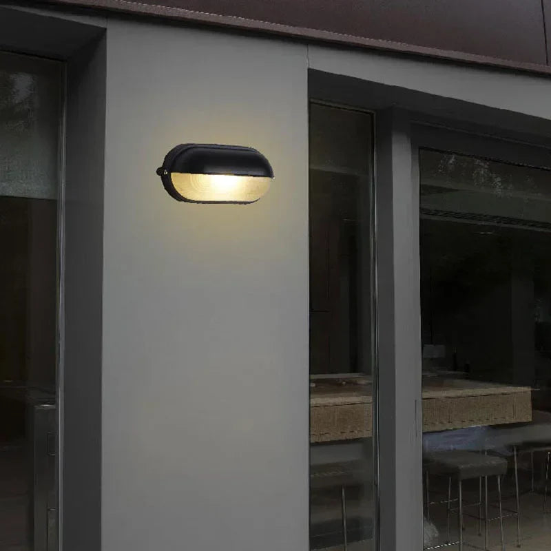 IronLicht - Lampada da parete robusta e impermeabile per uso industriale