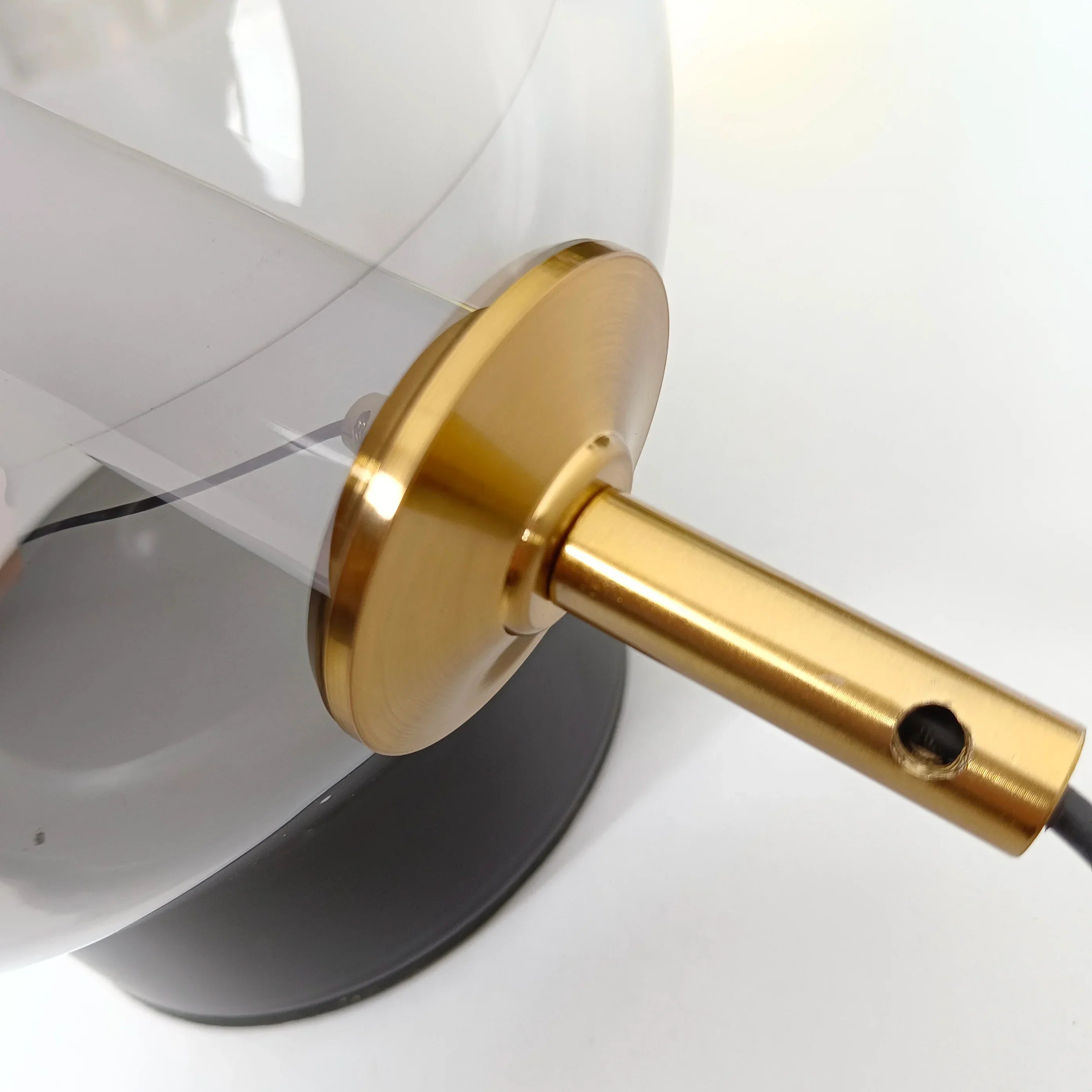 TimelessGlow - Candeeiro de Mesa Retro em Vidro
