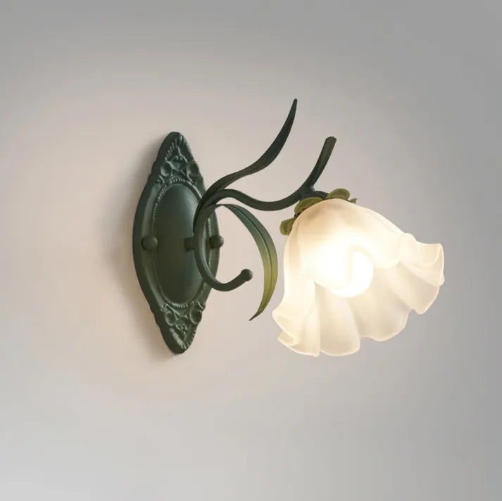LilyGlow – Candeeiro de Parede com Design Floral