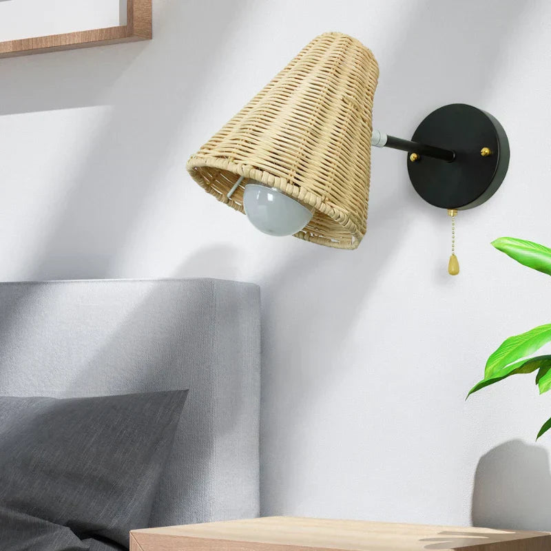 RattanGlow - Lampada da parete girevole in rattan intrecciato a mano