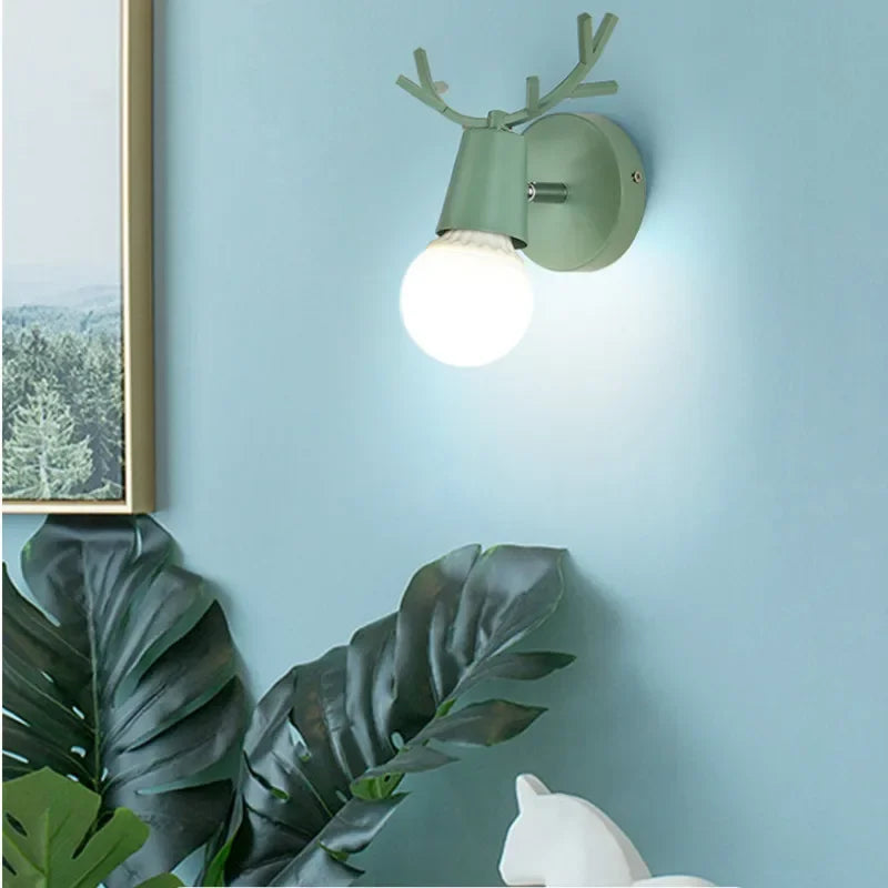 AntlerGlow - Lampada da parete moderna regolabile per bambini