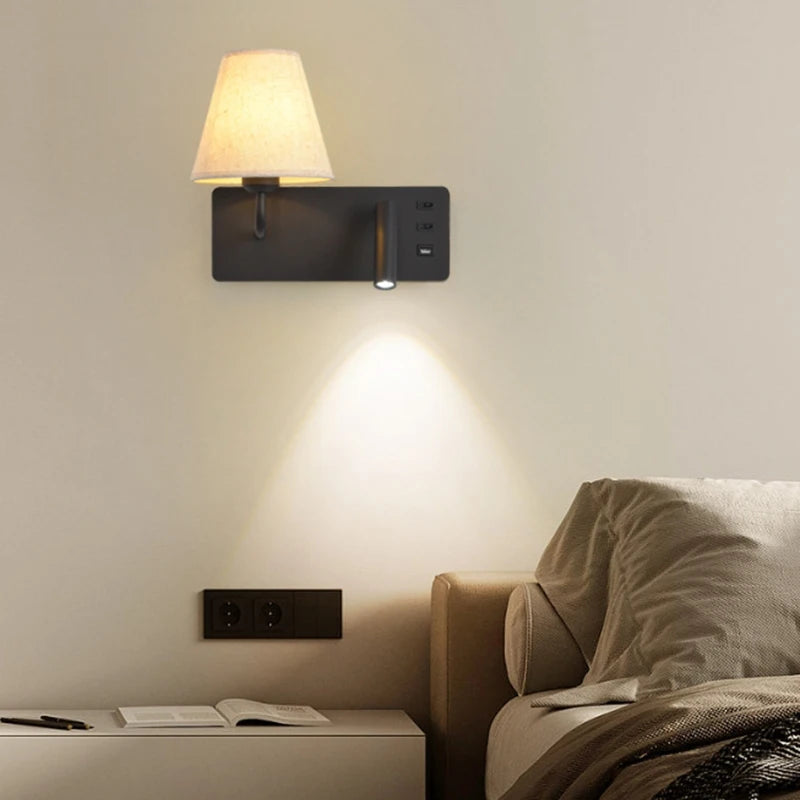 LuminoWall - Lampada da parete moderna con USB e luce da lettura