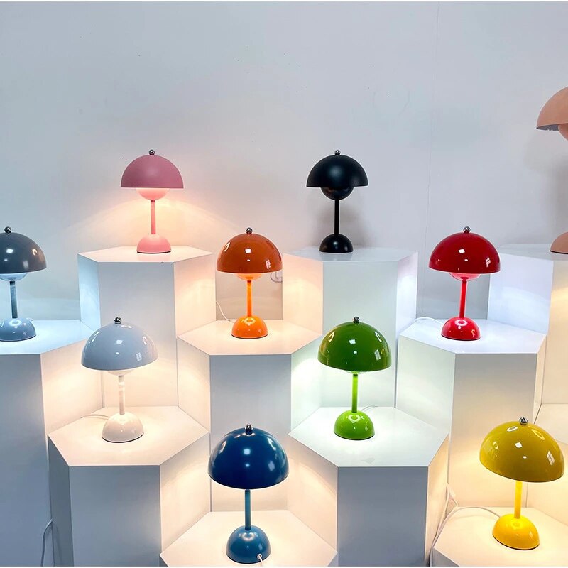 Candeeiro de Mesa Bud LED - Decoração Moderna
