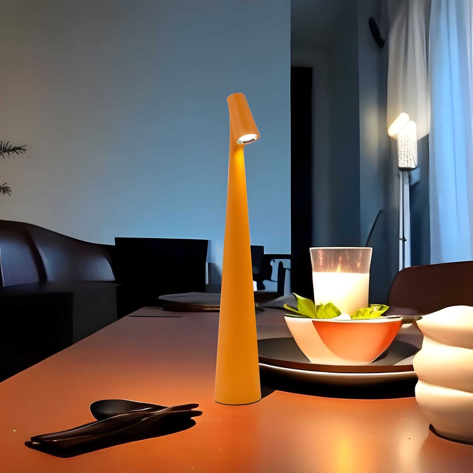 LunaSlim Elegante Lampada da Tavolo con Funzionalità Wireless