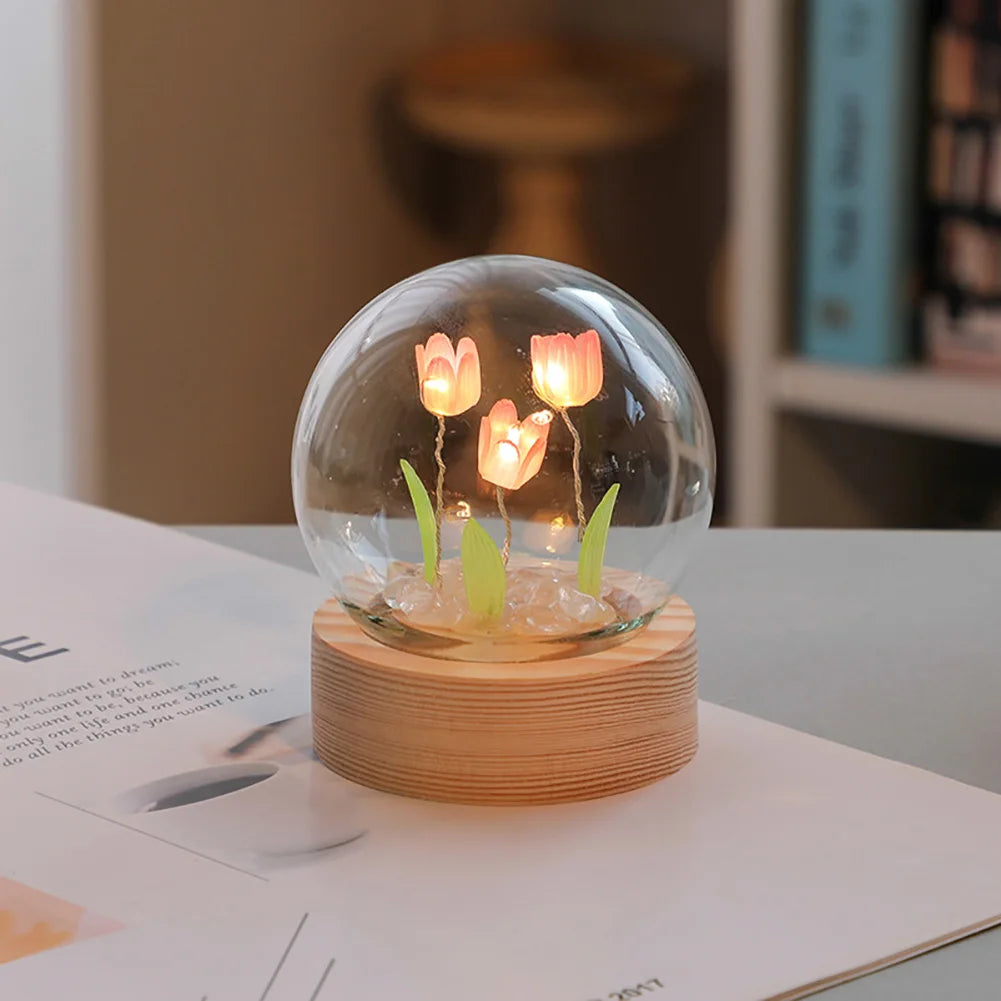 BlossomBeam - Candeeiro de Mesa Tulipa