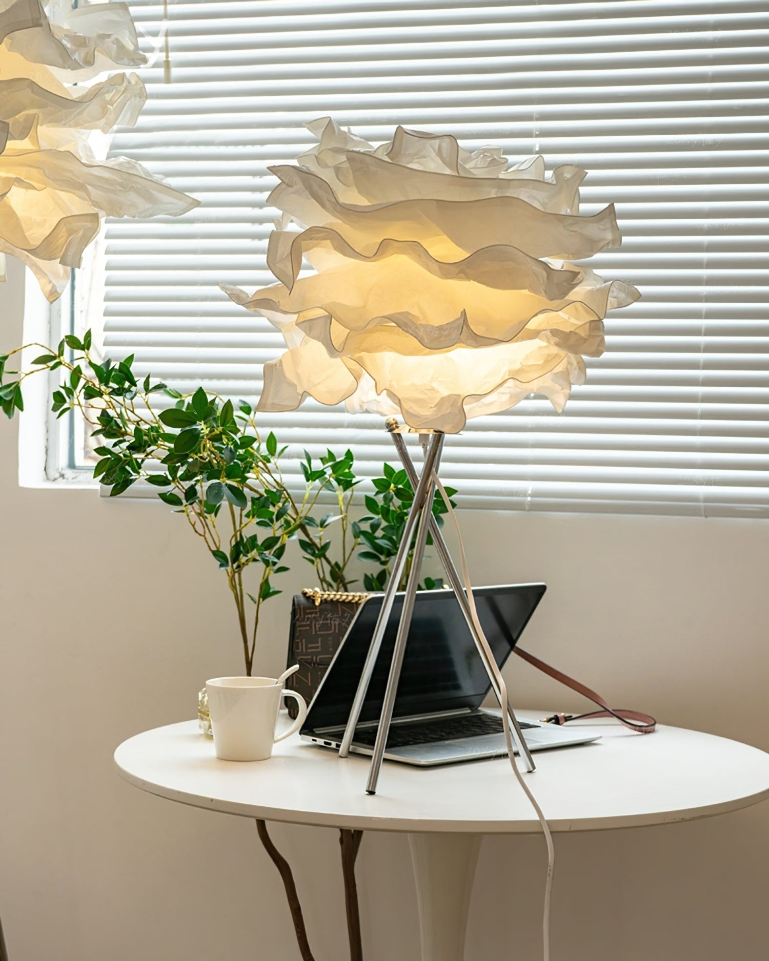 VeliGlow - Unique Table Lamp with Cloud-like Design