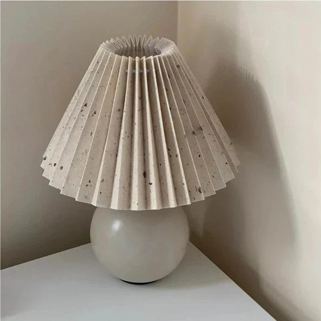 RetroGlow - Vintage Table Lamp with Pleated Lampshade – Stylish Retro Night Lamp