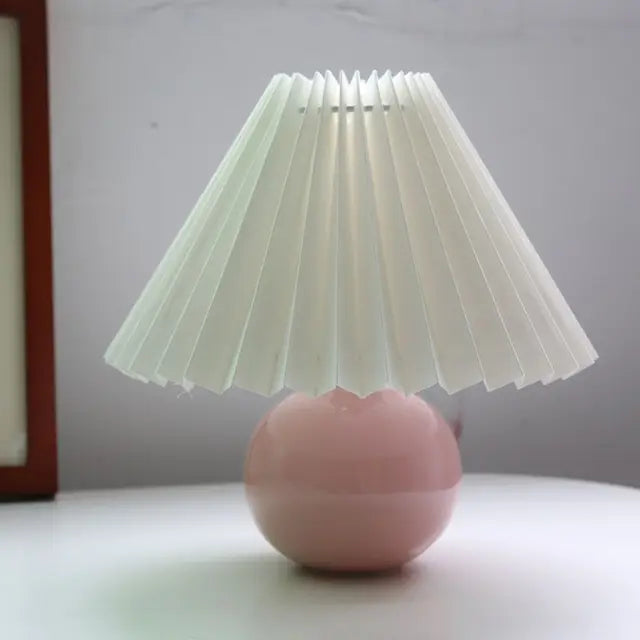 ClassicGlow - Vintage Table Lamp with Pleated Lampshade