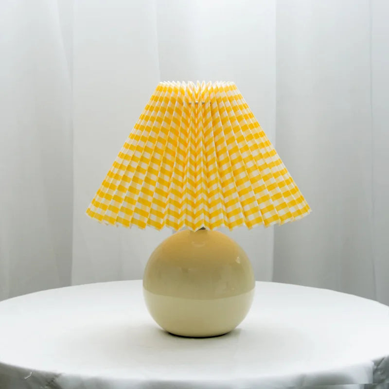 ClassicGlow - Vintage Table Lamp with Pleated Lampshade