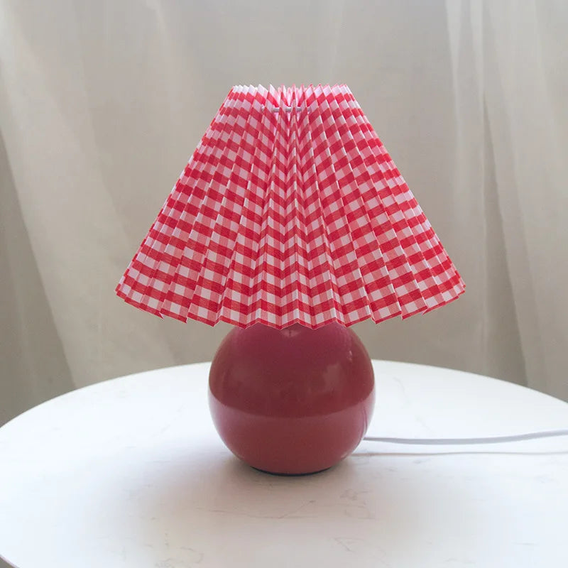 ClassicGlow - Vintage Table Lamp with Pleated Lampshade
