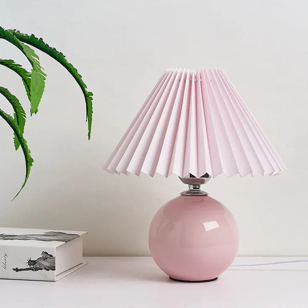 ClassicGlow - Vintage Table Lamp with Pleated Lampshade