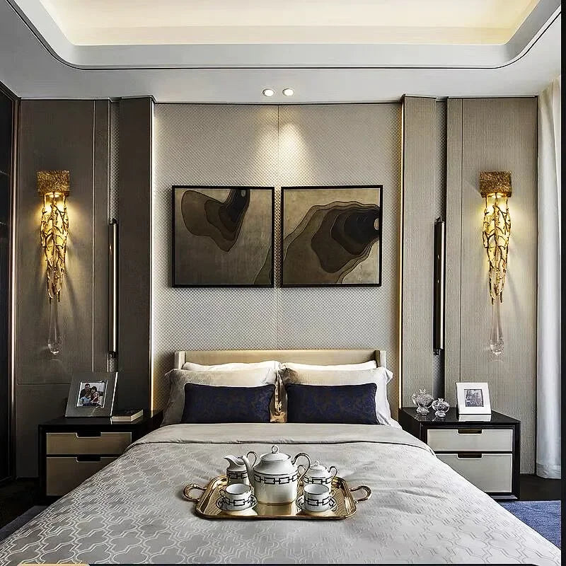 CrystalLux - Luxury Crystal Wall Lamp in Vintage Style Elegant Lighting