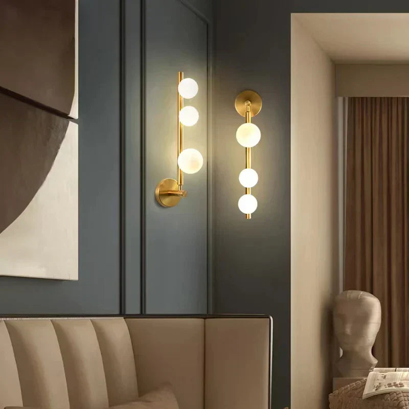 GoldenSphere - Lampada da parete moderna dorata con sfere di vetro
