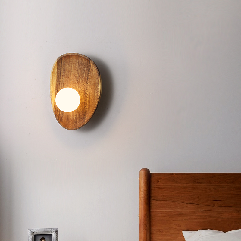 WoodGlo – Minimalist Wall Lamp Made of Solid Wood with LED Lighting