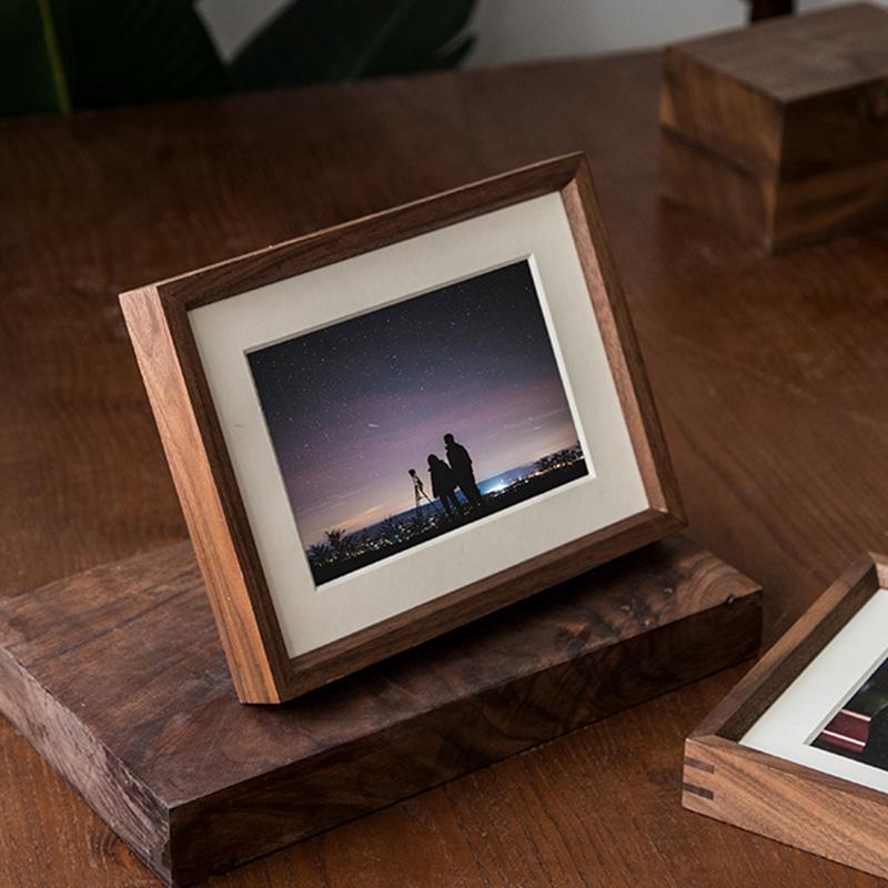 Cornici fotografiche rettangolari in legno color noce
