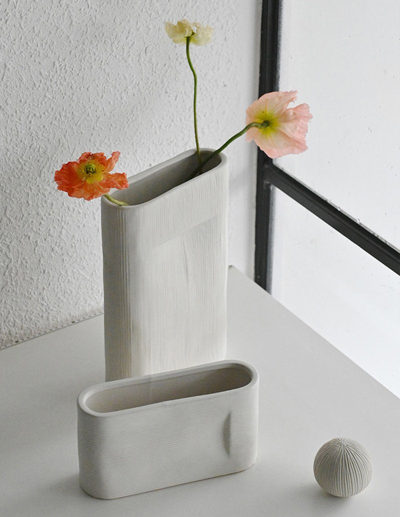 Vasi da fiori in ceramica ovale bianchi a righe, 2 pezzi