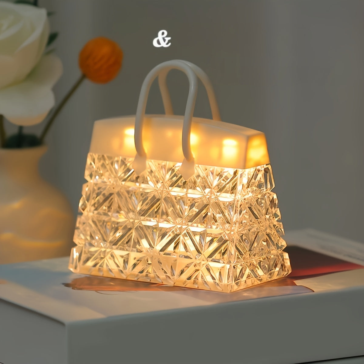 GlowSquare - Lampada da tavolo LED chic con finitura moderna lucidata
