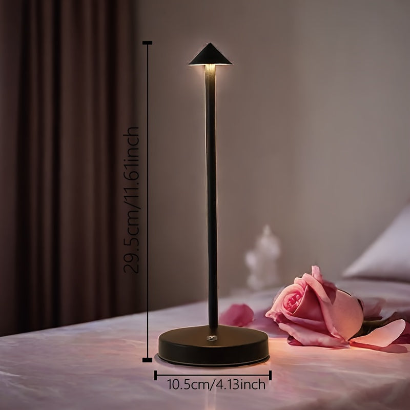 ConusLamp - Illuminazione da tavolo USB moderna