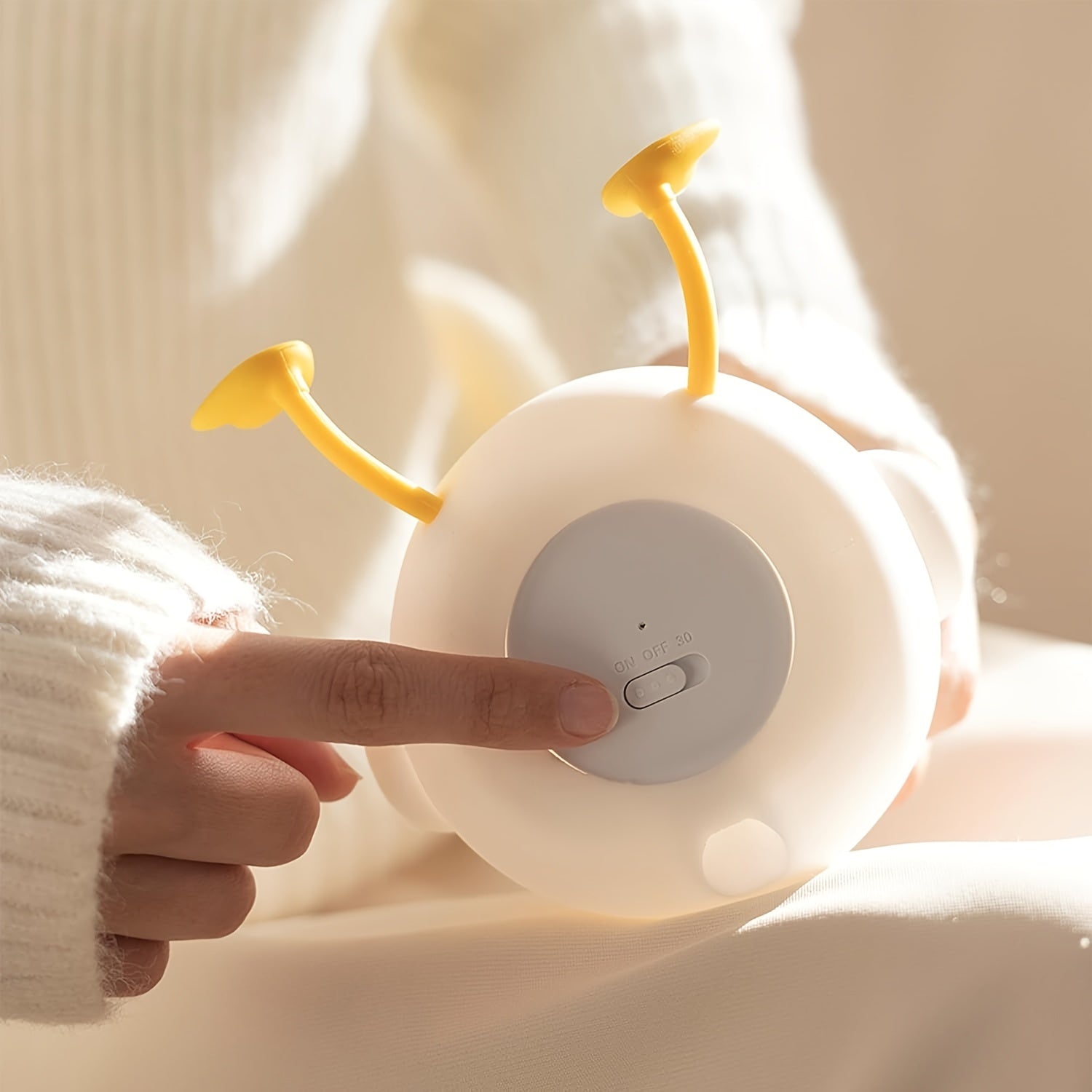 BloomDuck - Silicone Dimmable Night Light with Flip Control