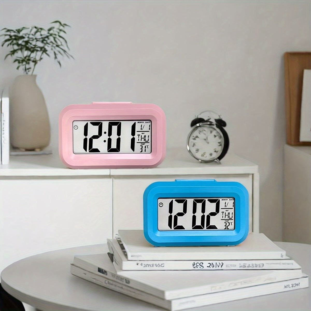 GlowClock - Digital Alarm Clock with Date and Light Display