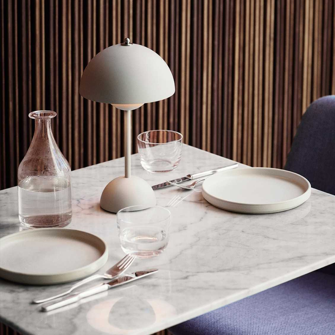 SolarFlare - candeeiro de mesa LED para um interior acolhedor