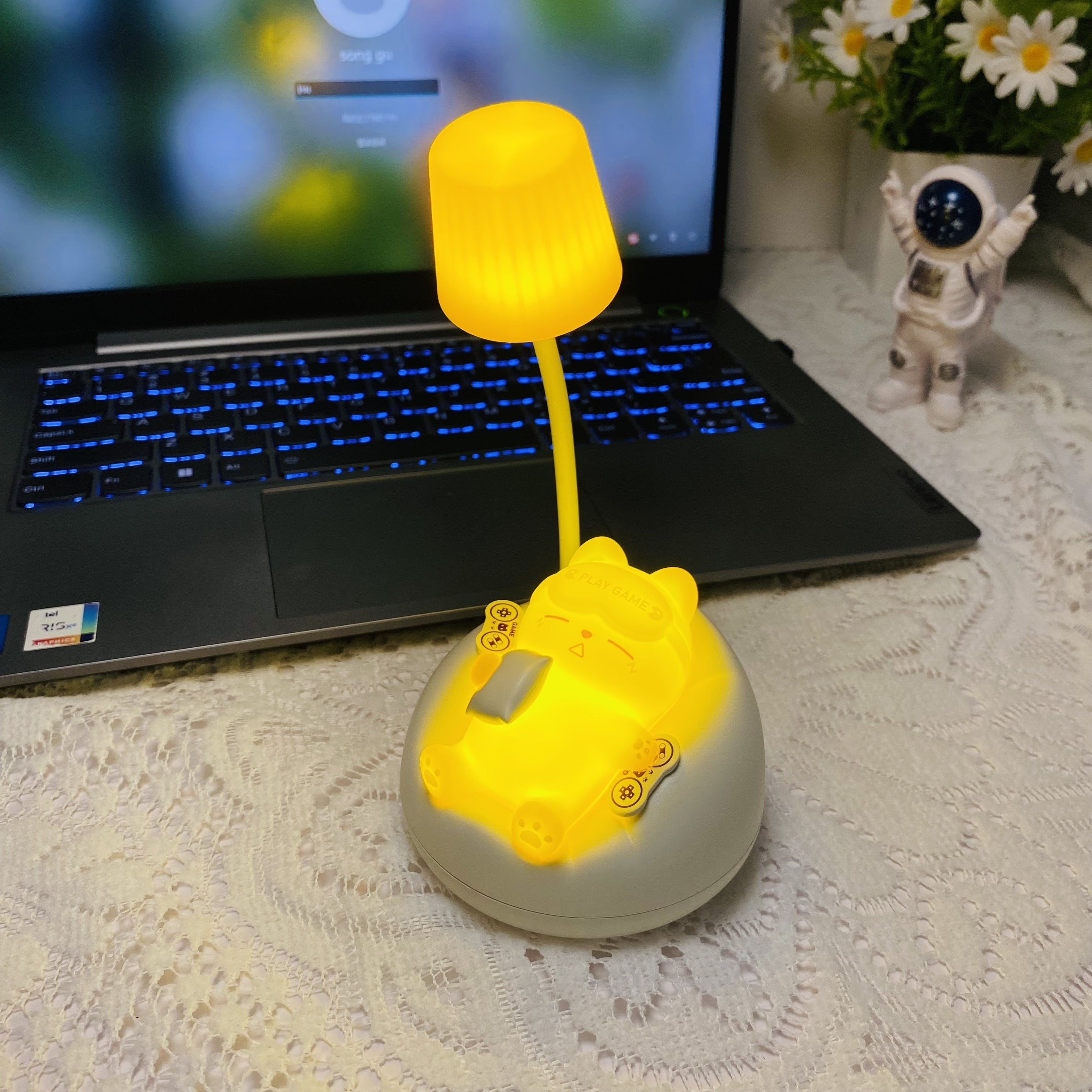 SleepyKitten - USB Rechargeable LED Cat Night Light