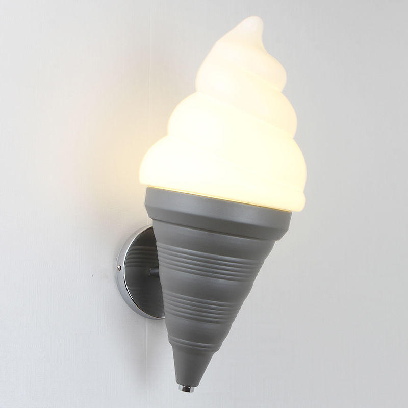 ArcticGlow – Modern LED Wall Lamp
