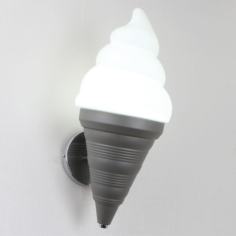 ArcticGlow – Modern LED Wall Lamp