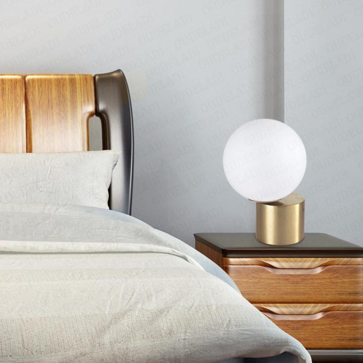 GlassGlow – Glass Globe Table Lamp with LED Lighting in Modern Design | Night Light