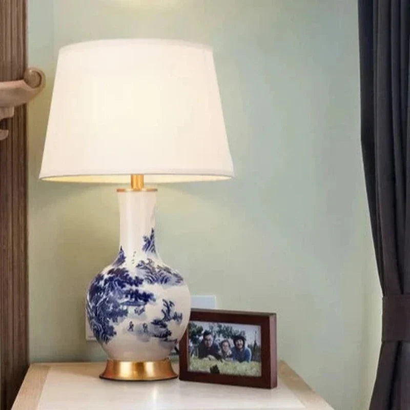 LumiChinois - Ceramic Table Lamp in Chinoiserie Style with Fabric Lampshade