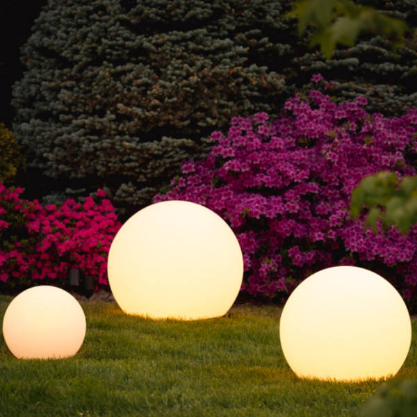 Luz de jardim em forma de bola